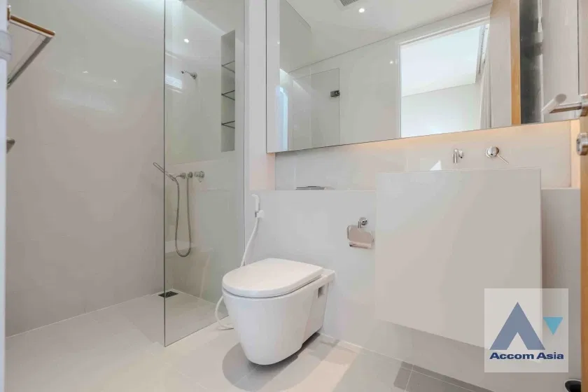 รูป 🔼🔽 AccomA 📩  Bright and airy condominium with greenery views in Sukhumvit (210135) - รูปที่ 20/20