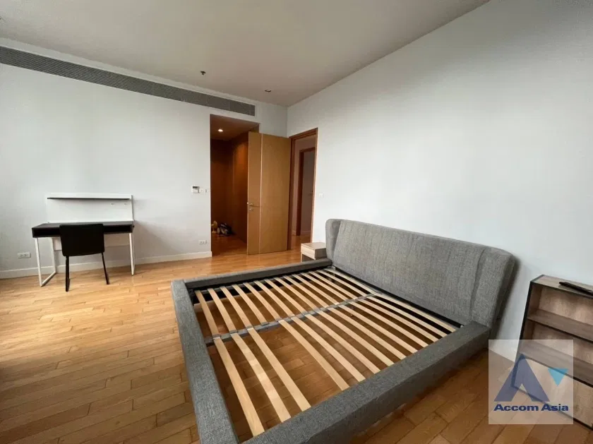 รูป 🔼🔽 AccomA 📩 Modern warm-toned condo with open layout and natural light (AA21763) - รูปที่ 8/13
