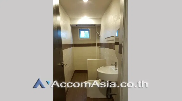 picture 🔼🔽 AccomA 📩 Home Office 3 BR House in Khlong Ton Nuea (AA15496) - 3/4