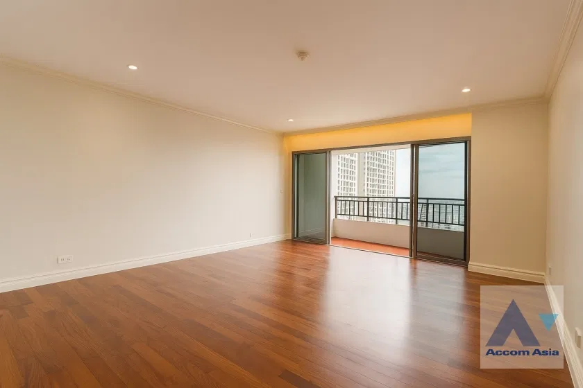 รูป 🔼🔽 AccomA 📩 Simple and airy condo with full-length windows in Sathorn (13002421) - รูปที่ 3/14