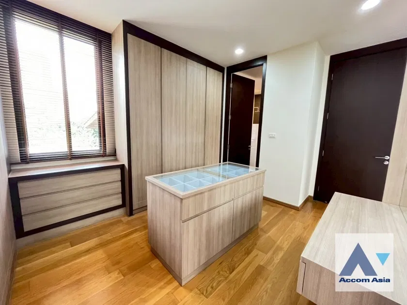 picture 🔼🔽 AccomA 📩  4 BR House in Khlong Toei (AA44093) - 9/20