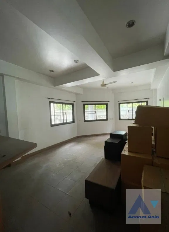 picture 🔼🔽 AccomA 📩  4 BR House in Phra Khanong (AA41646) - 3/9