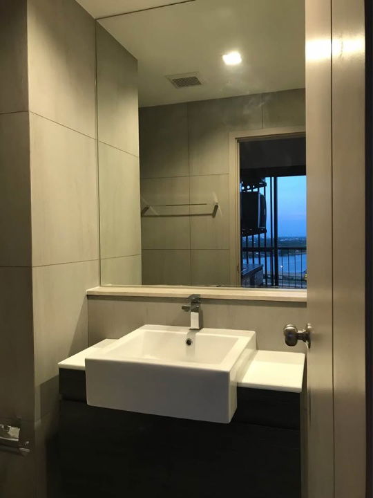 รูป The Politan Rive ห้องสวย ราคาดี สอบถามเพิ่มเติมได้ที่ Line @condorental - รูปที่ 15/17