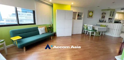 🔼🔽 AccomA 📩 Lake Avenue Condominium