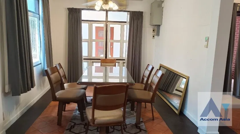 picture 🔼🔽 AccomA 📩 Classic home with private pool and garden in Phaholyothin (AA13424) - 13/20