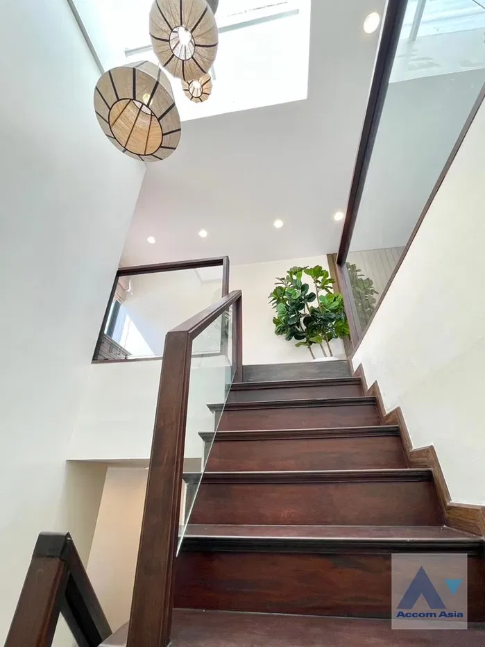 รูป 🔼🔽 AccomA 📩  3 BR Townhouse in Si Lom (AA38225) - รูปที่ 15/19