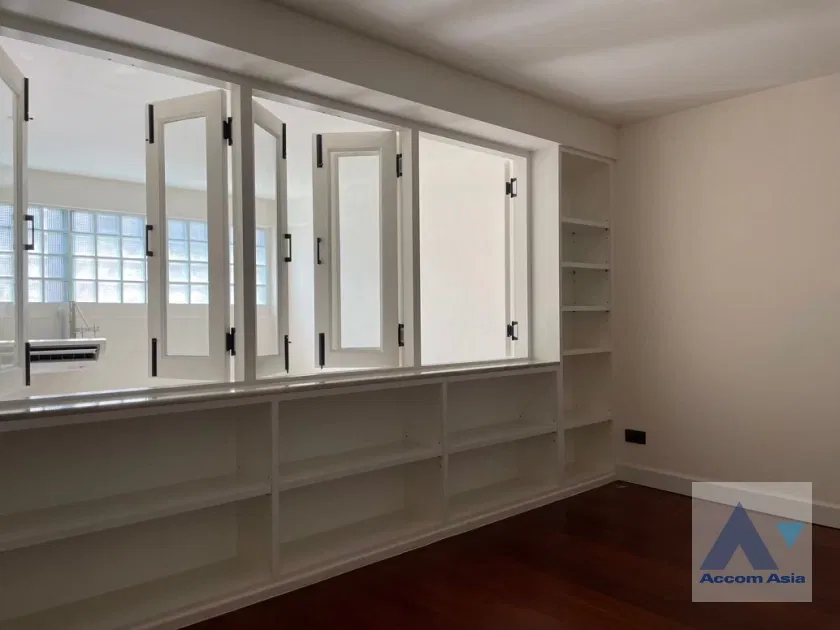 picture 🔼🔽 AccomA 📩  3 BR Townhouse in Khlong Toei Nuea (AA43136) - 19/20