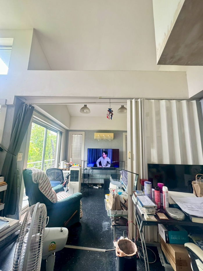 picture Buy and sell 3-story house, Town in Town, single house unique. The owner is an architect. Good function, light channels very good. ID: @951qfbfi - 8/19
