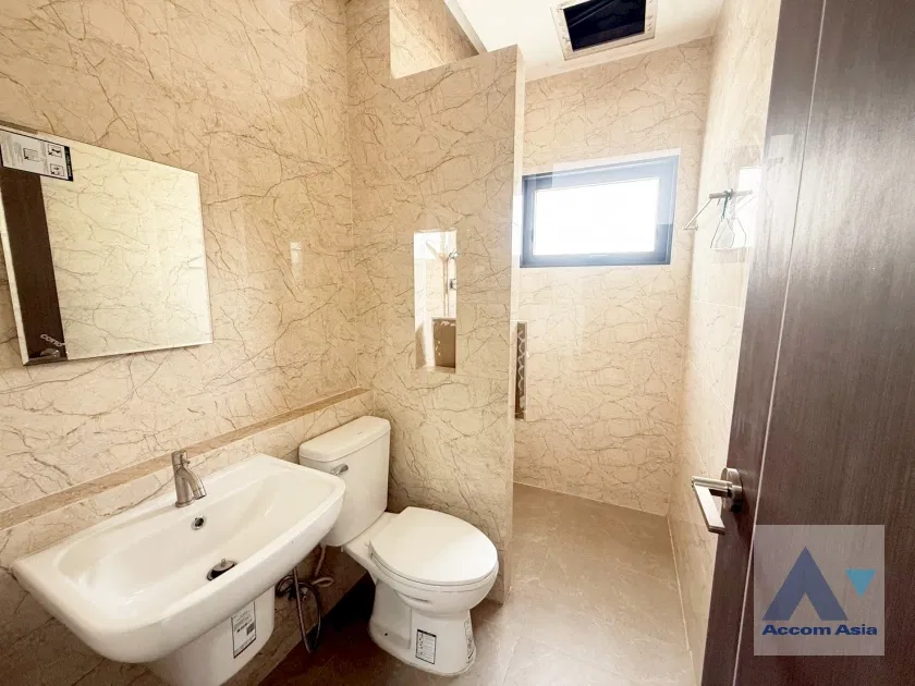 picture 🔼🔽 AccomA 📩 Newly renovated townhouse 5 beds for rent in Sukhumvit (AA43569) - 18/20