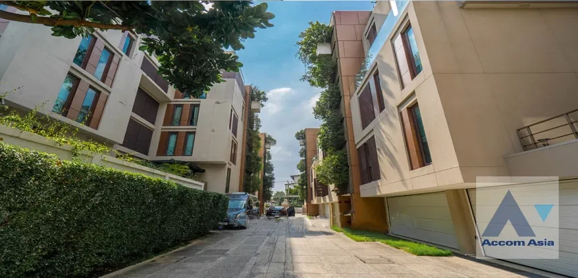 รูป 🔼🔽 AccomA 📩 Modern condo in peaceful city-center location (AA43503) - รูปที่ 1/20