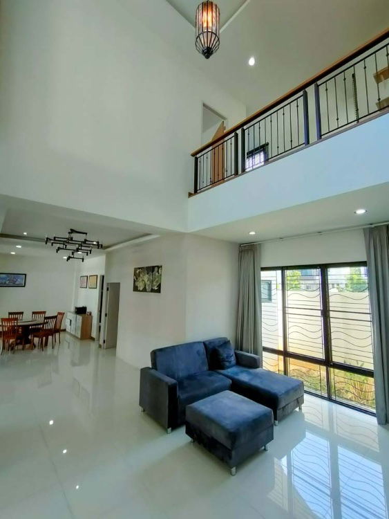 picture Modern-Style 4-Bedroom House with Bathtub, Just 10 Minutes to Chiang Mai Airport - 3/50