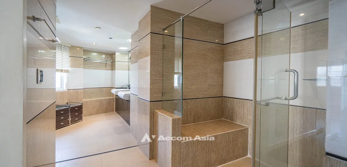 รูป 🔼🔽 AccomA 📩 Modern light-toned condo with open terrace and built-in walk-in closet (21358) - รูปที่ 17/17