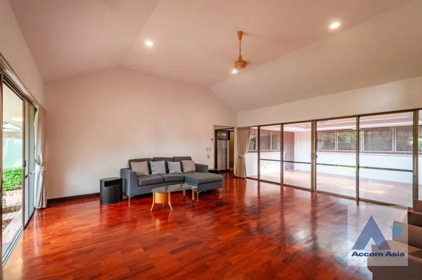 picture 🔼🔽 AccomA 📩  3 BR House in Khlong Ton Nuea (1720459) - 3/20
