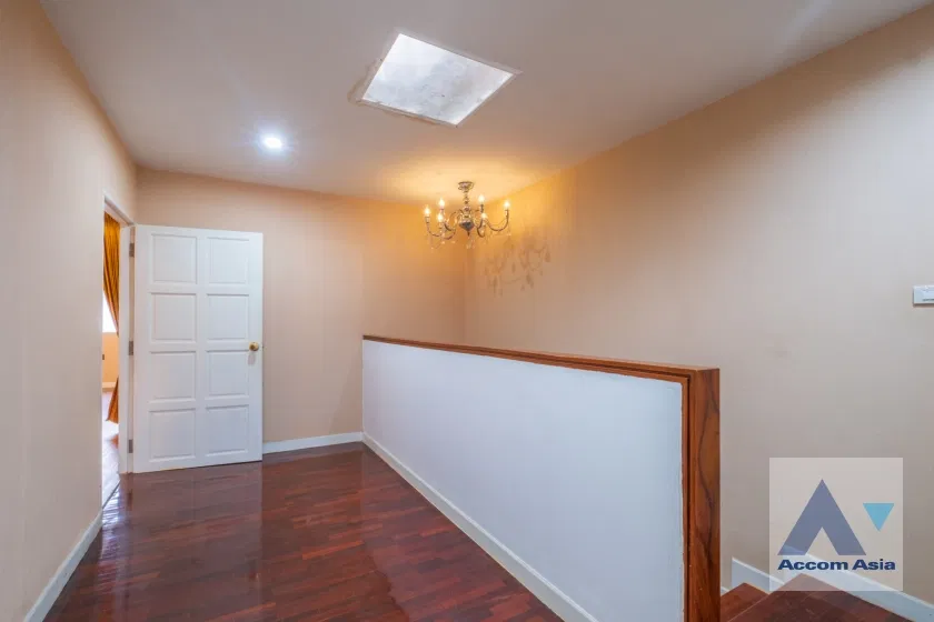 รูป 🔼🔽 AccomA 📩 Home Office 3 BR Townhouse in Khlong Ton Nuea (AA41105) - รูปที่ 15/20