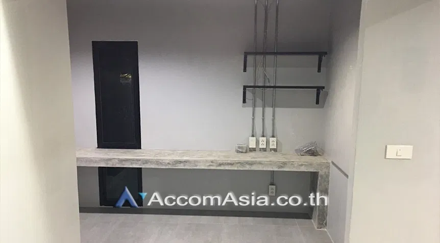 รูป 🔼🔽 AccomA 📩 Pet friendly 3 BR Townhouse in Khlong Ton Nuea (AA27774) - รูปที่ 11/16