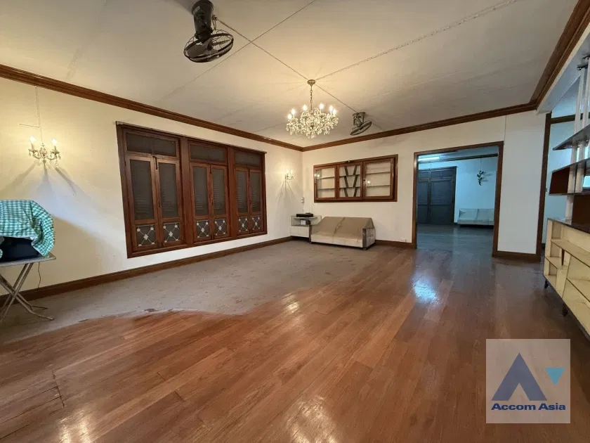 picture 🔼🔽 AccomA 📩 Private Swimming Pool 5 BR House in Phaya Thai (AA42756) - 3/18