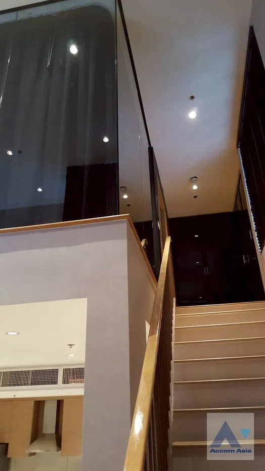 picture 🔼🔽 AccomA 📩 Duplex Condo 1 BR Condominium @The Emporio Place (AA29664) - 12/20