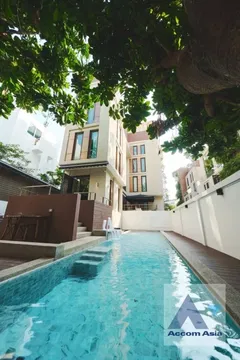 🔼🔽 AccomA 📩 Luxury condo with elegant wood paneling and bright interiors (AA36946)