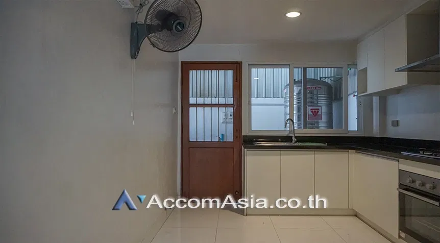 picture 🔼🔽 AccomA 📩 Home Office 4 BR Townhouse in Si Lom (AA26843) - 8/18
