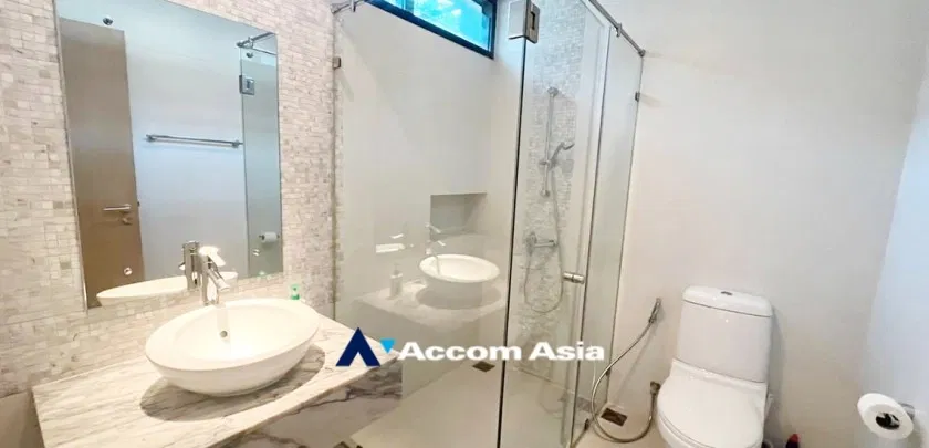 รูป 🔼🔽 AccomA 📩  4 BR House @Luxury House with private pool in Ekkamai (610267) - รูปที่ 18/20