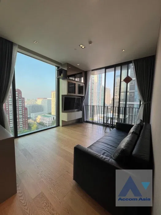 picture 🔼🔽 AccomA 📩  Modern condominium with dark accents and full glass shower at 28 Chidlom (AA40276) - 1/11