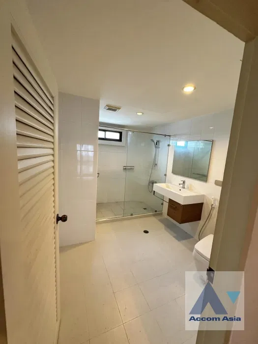 picture 🔼🔽 AccomA 📩 Big Balcony 3 BR Condominium @Tower Park (AA39573) - 16/17