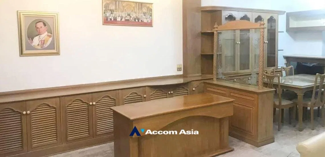 picture 🔼🔽 AccomA 📩  Classic wood-themed home with full built-ins throughout, located in Phra Khanong (AA32424) - 10/20