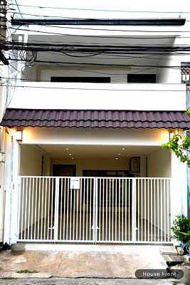 Townhouses for rent : P37 Townhouse for rent, 2 floors, Yu Charoen Village 29, Soi Ratchada 18, near MRT Suthisan
