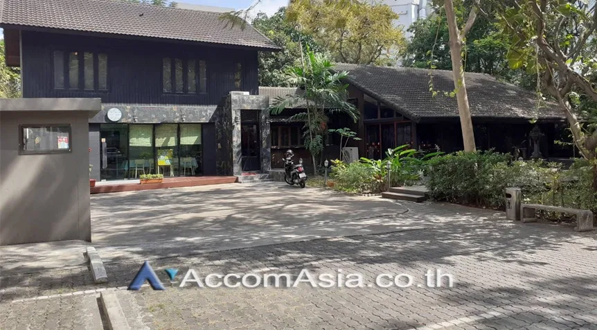 picture 🔼🔽 AccomA 📩 Home Office 3 BR House in Wat Sam Phraya (1918090) - 1/14