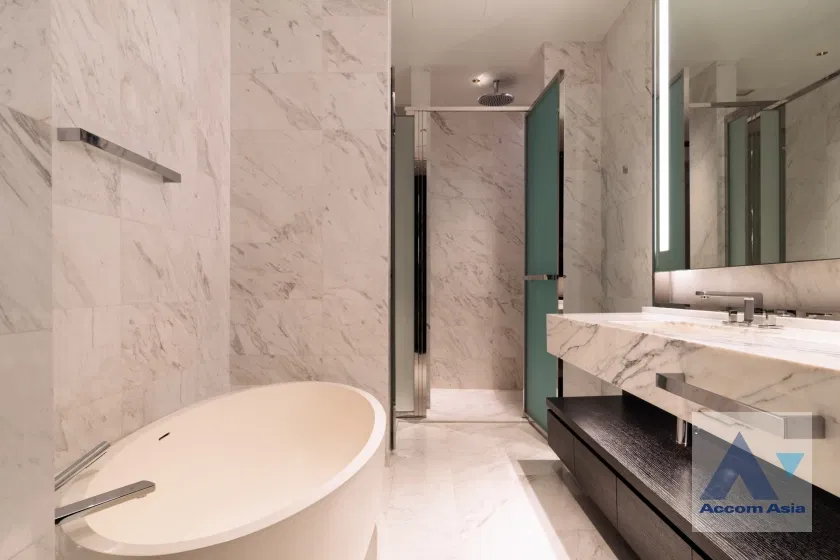 รูป 🔼🔽 AccomA 📩 Contemporary house with spacious open-plan and glass panels at Four Seasons Private Residences Condominium (AA31713) - รูปที่ 12/20