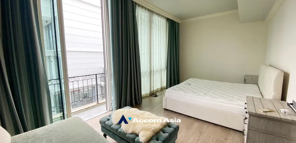 picture 🔼🔽 AccomA 📩  Grand Modern-Classic Home with Double-Height Ceiling (AA34999) - 12/18