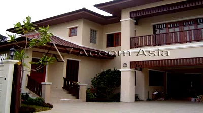 Houses for rent Bangkok University : 🔼🔽 AccomA 📩  3 BR House in Khlong Ton Nuea (94067)