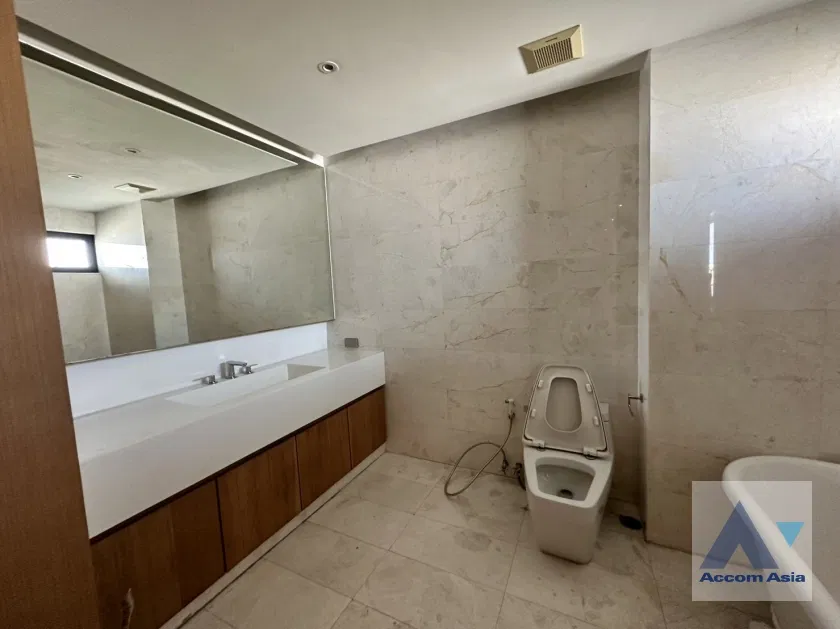 รูป 🔼🔽 AccomA 📩 Elegant Condominium in Prime Sathorn with Dual Entrances (20798)  - รูปที่ 14/17