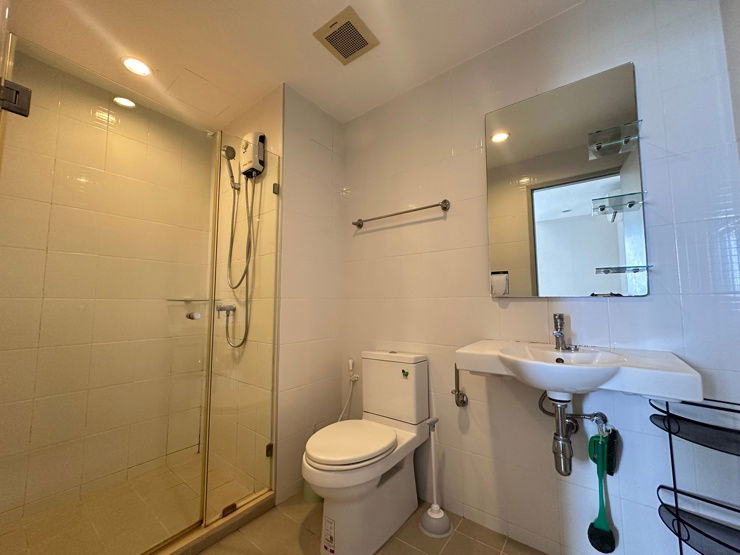 picture 🚨For rent ideo sathorn thapra - 1 bedroom price 10,000 ,Rear unit ,near BTS - 10/10