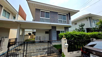 เช่าบ้านแฝด ม.เทคโนโลยีราชมงคลสุวรรณภูมิ : 📍 เดอะวิลล่ารัตนาธิเบศร์ (The Villa) ซอยท่าอิฐ – ใกล้ MRT บางรักน้อยท่าอิฐ 🚆