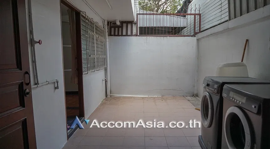 picture 🔼🔽 AccomA 📩 Home Office 4 BR Townhouse in Si Lom (AA26843) - 9/18