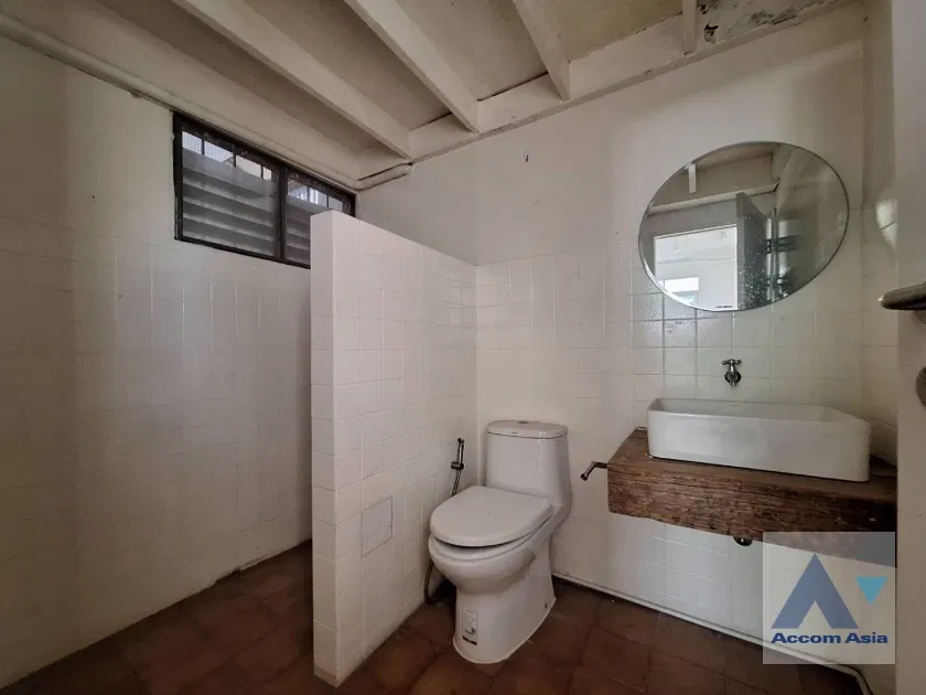 picture 🔼🔽 AccomA 📩 2-Storey Detached House for Rent and Sale | Perfect for Renovation in Sathorn (AA17365) - 7/17