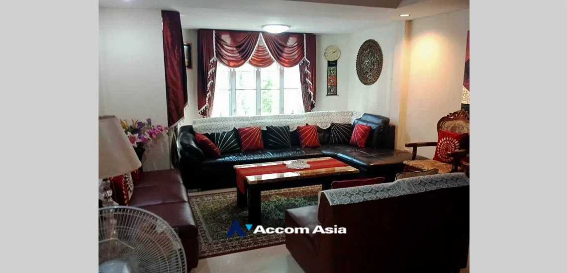 รูป 🔼🔽 AccomA 📩 Home Office 4 BR House in Khlong Ton Nuea (AA33848) - รูปที่ 2/13