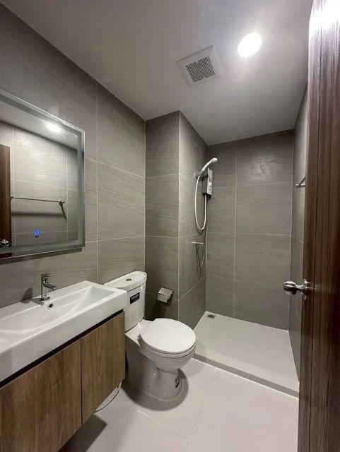 picture WS2803 [For rent] The Belgravia Ratchada 17 🚆 MRT Huai Khwang 💰 Price only 17,000 baht/month - 2/12