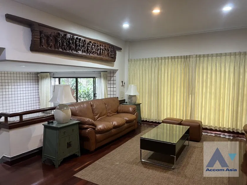 picture 🔼🔽 AccomA 📩 Classic Townhouse with greenery views and warm wooden tones (AA32315) - 11/20