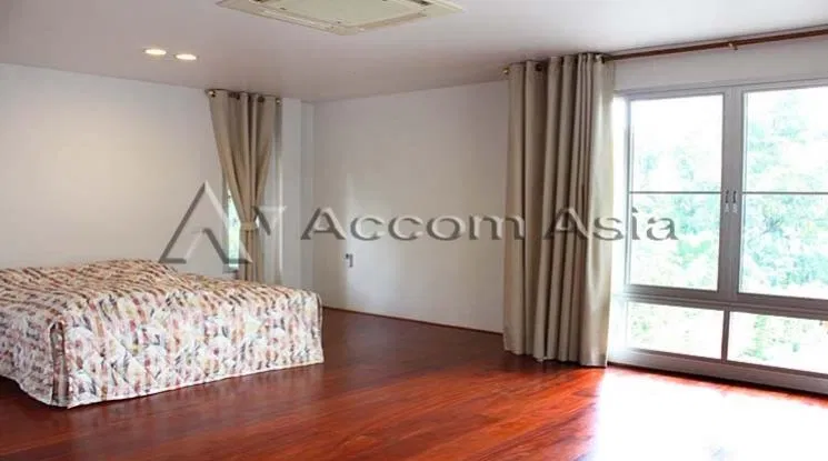 picture 🔼🔽 AccomA 📩  3 BR House in Khlong Ton Nuea (1713753) - 8/9