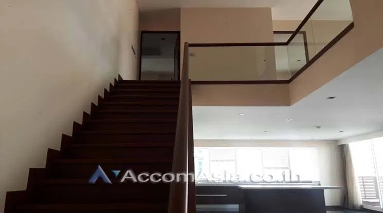 รูป 🔼🔽 AccomA 📩 Modern condo with private balcony and open layout (1513968) - รูปที่ 2/10