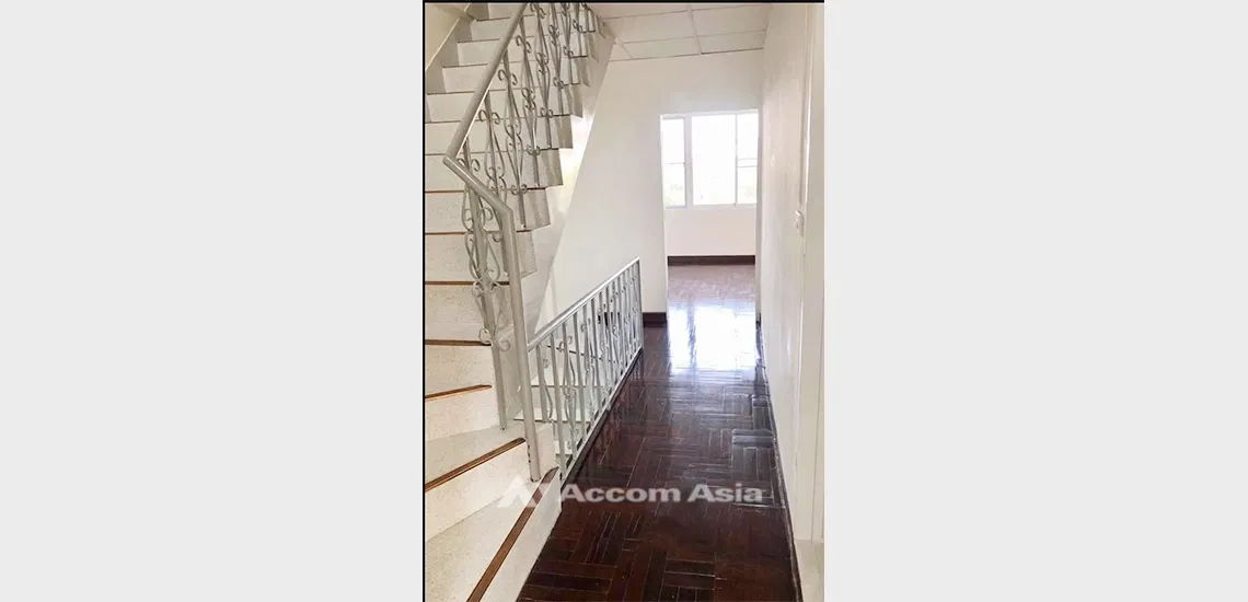 picture 🔼🔽 AccomA 📩 Pet friendly 4 BR Townhouse in Phra Khanong Nuea (AA32071) - 5/7