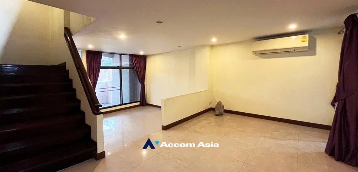 รูป 🔼🔽 AccomA 📩 Classic townhome with full built-ins in central Thonglor location (13000542) - รูปที่ 2/18