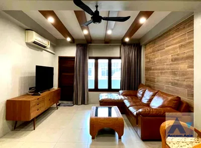 เช่าทาวน์โฮม ถนนสีลม : 🔼🔽 AccomA 📩 Fully Furnished 2 BR Townhouse in Chong Nonsi (AA41836)
