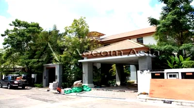 Houses for rent Srinagarindra Road : 🔼🔽 AccomA 📩  4 BR House @Peaceful compound (1713394)