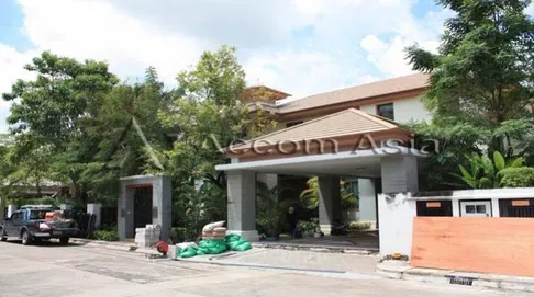 🔼🔽 AccomA 📩  4 BR House @Peaceful compound (1713394)