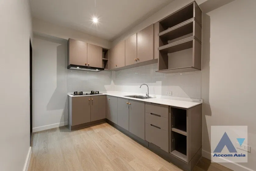 picture 🔼🔽 AccomA 📩 Newly renovated,Pet friendly 5 BR Townhouse @Regent 71 (AA43782) - 12/13