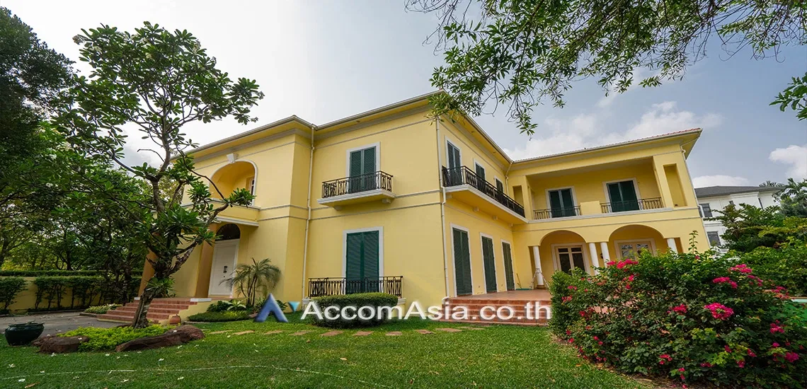 รูป 🔼🔽 AccomA 📩 Spacious estate with lush garden, private pool & timeless charm - รูปที่ 1/20