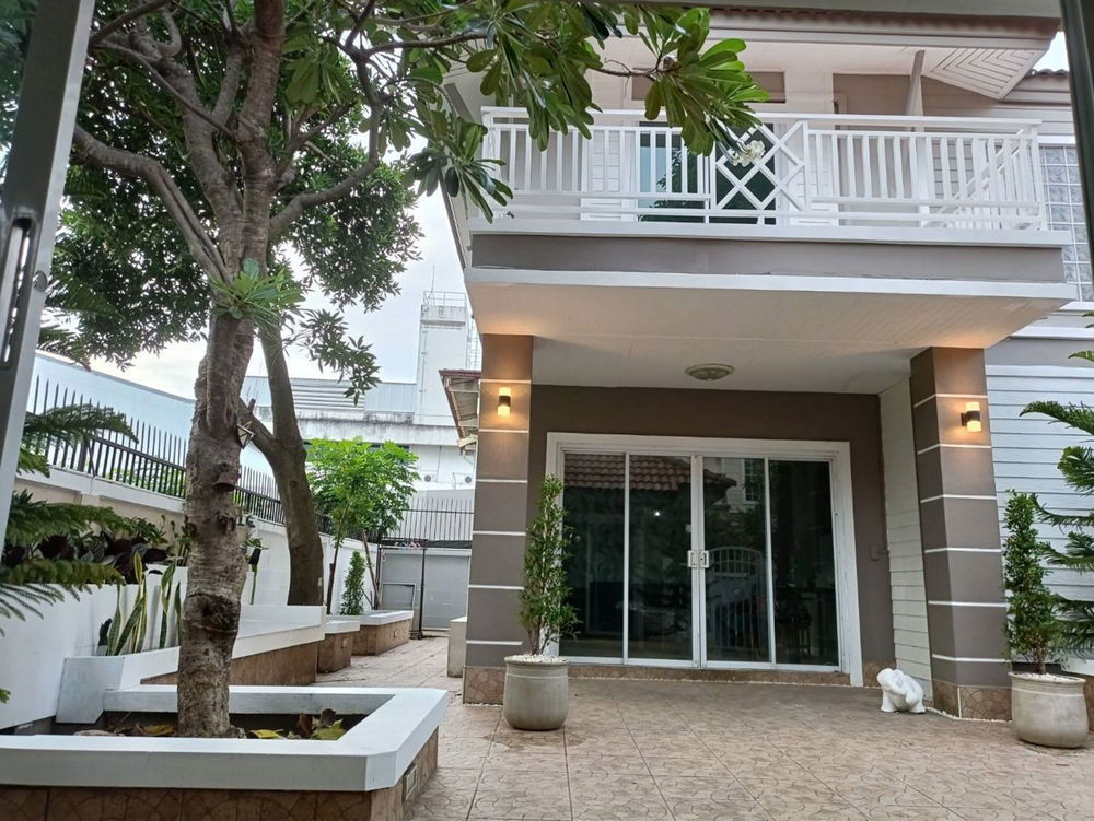 picture Call : 092-251-3911 Aunrak Village Lat Phrao 64, Single house with guest house near Sky Train Yellow Line Ladprao 71 - 4/11